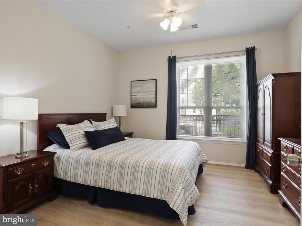 1521 SPRING GATE DRIVE Unit: 10107