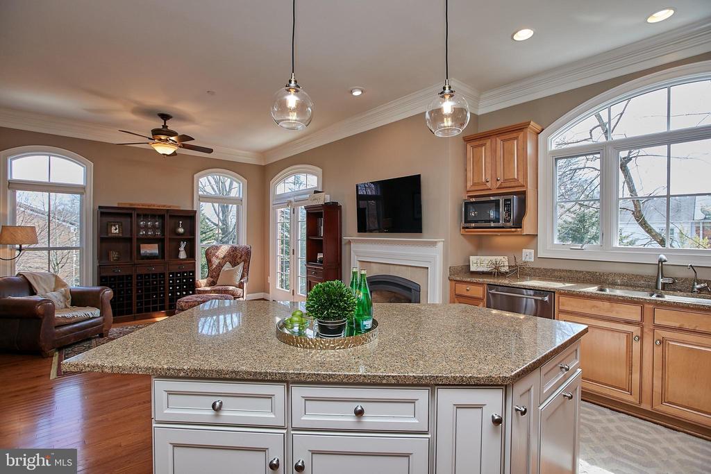 7023 LITTLE LEAF LINDEN LANE