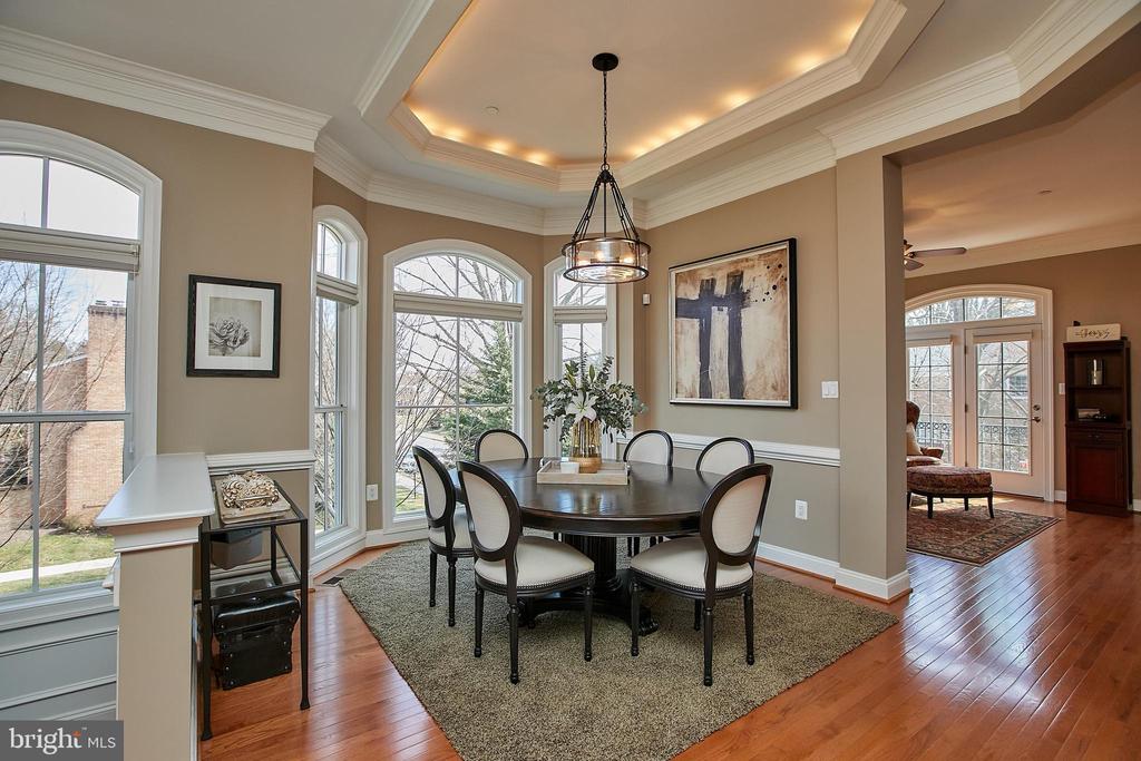 7023 LITTLE LEAF LINDEN LANE