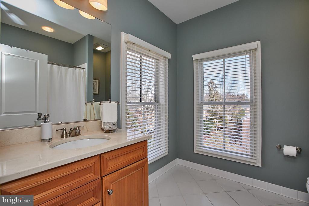 7023 LITTLE LEAF LINDEN LANE