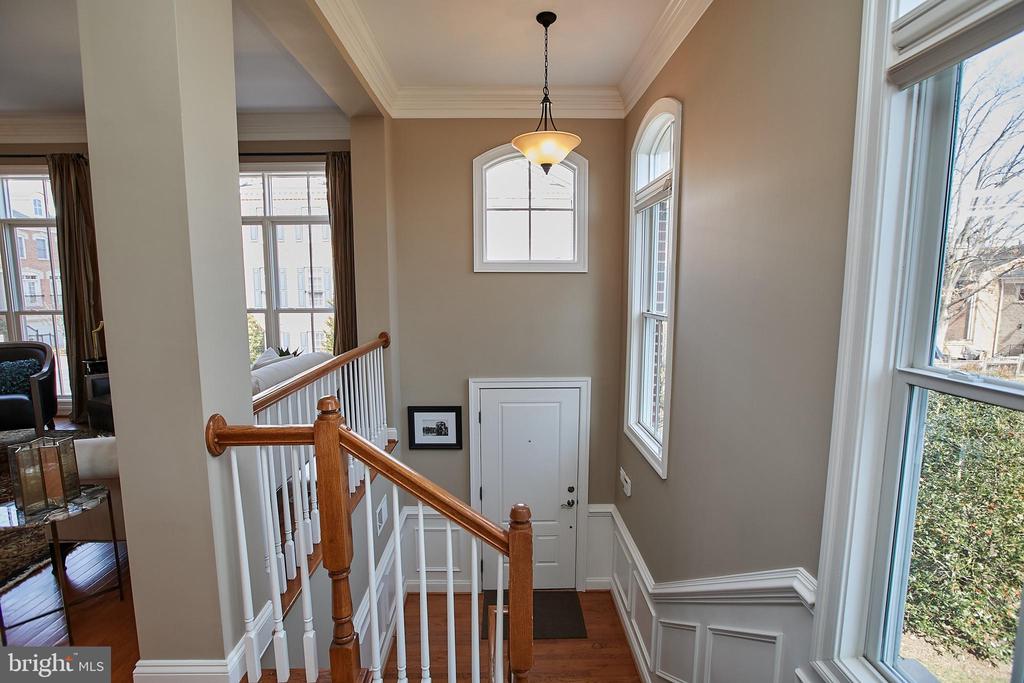 7023 LITTLE LEAF LINDEN LANE