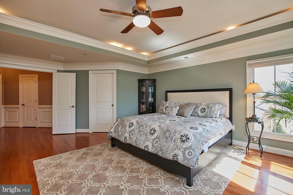 7023 LITTLE LEAF LINDEN LANE