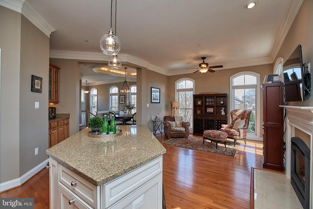 7023 LITTLE LEAF LINDEN LANE