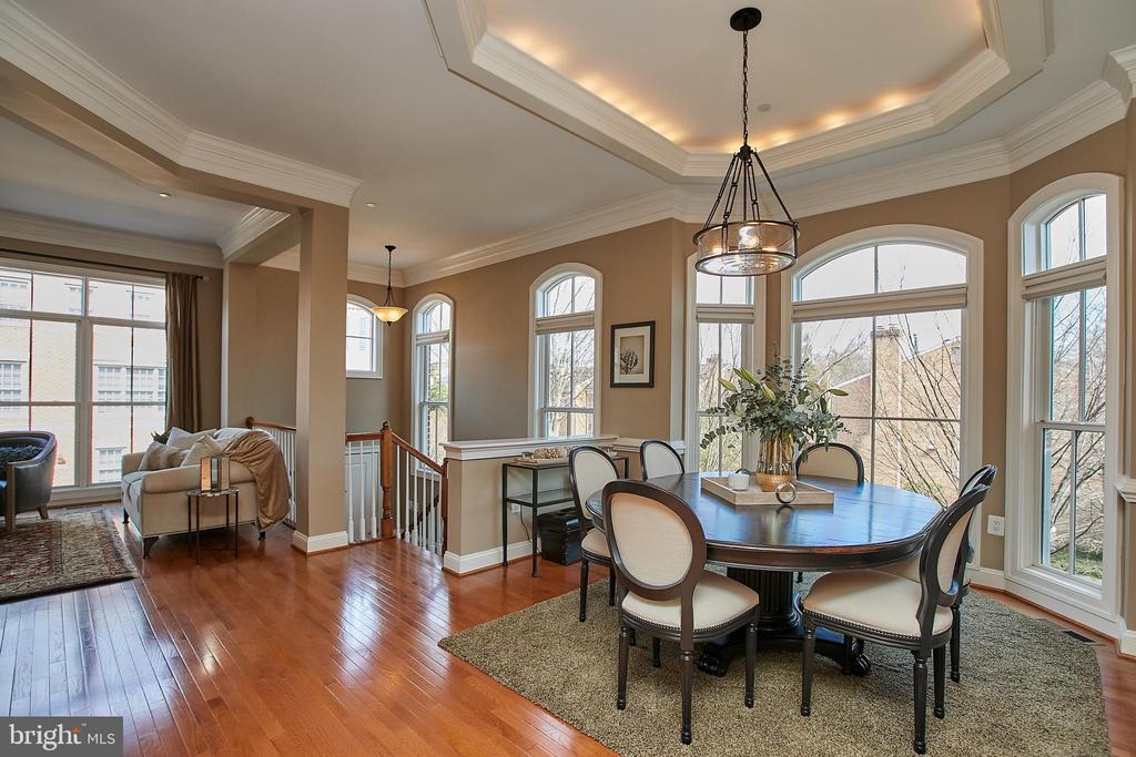 7023 LITTLE LEAF LINDEN LANE