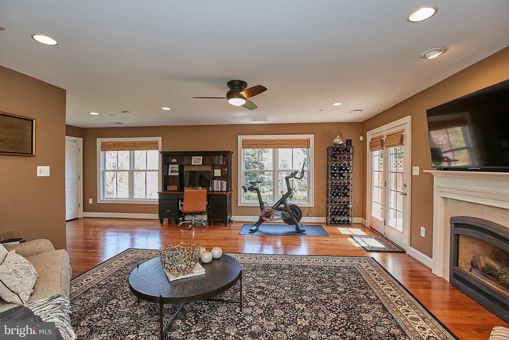 7023 LITTLE LEAF LINDEN LANE