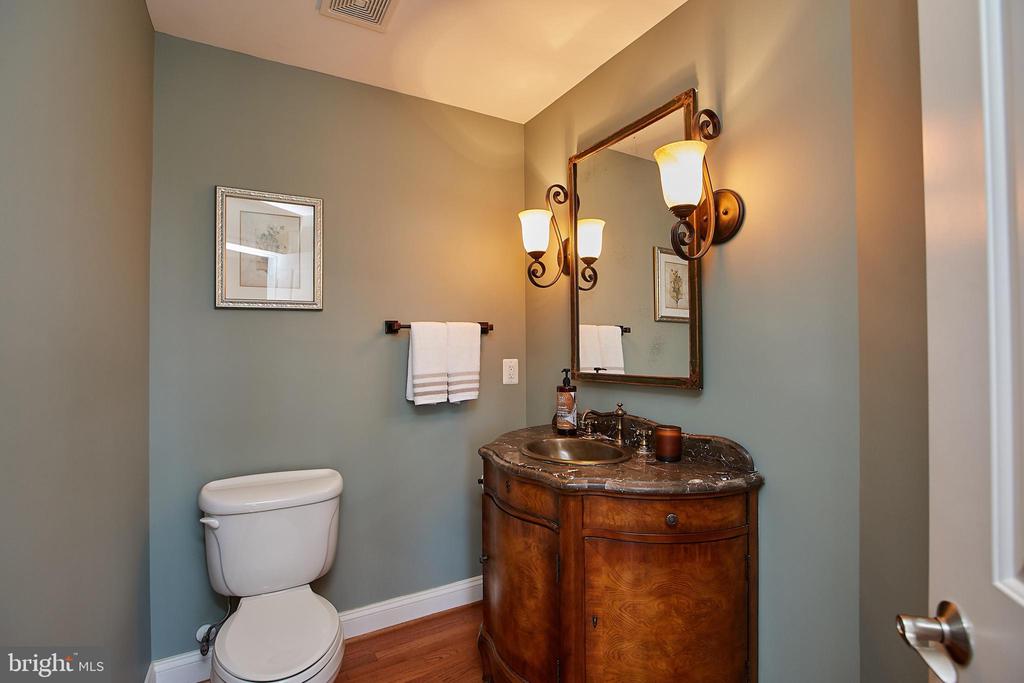 7023 LITTLE LEAF LINDEN LANE