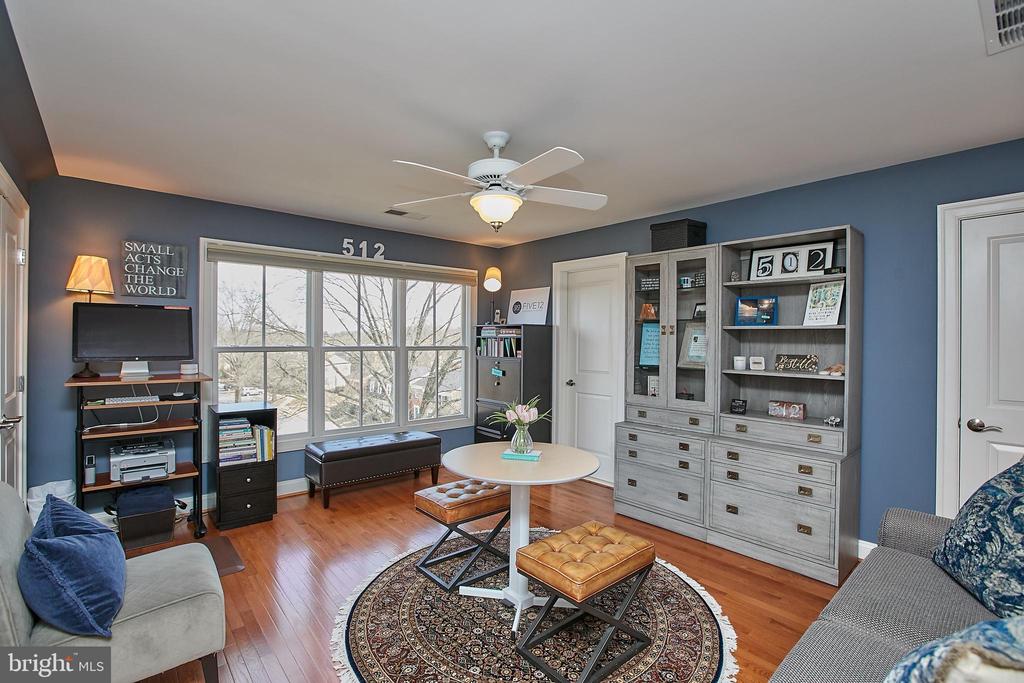 7023 LITTLE LEAF LINDEN LANE