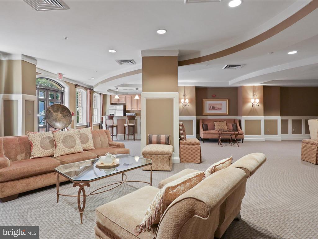 1781 CHAIN BRIDGE ROAD Unit: 303