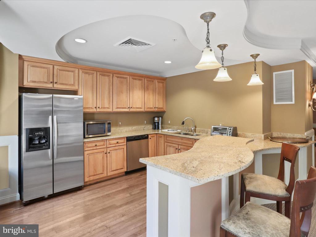 1781 CHAIN BRIDGE ROAD Unit: 303