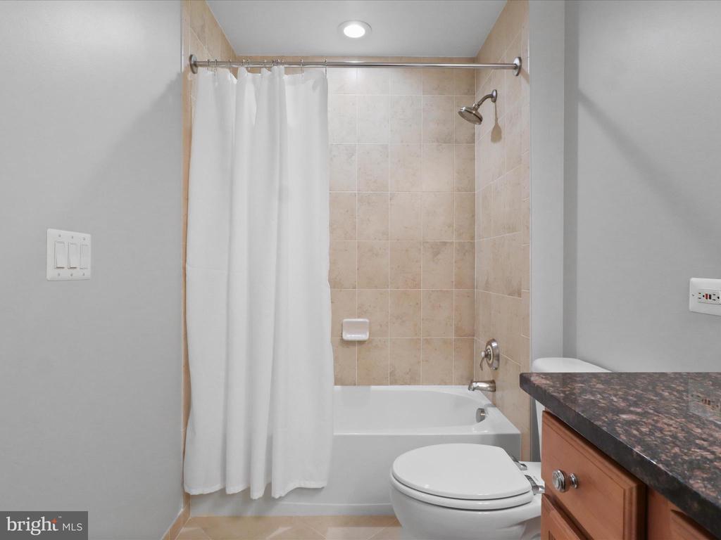 1781 CHAIN BRIDGE ROAD Unit: 303