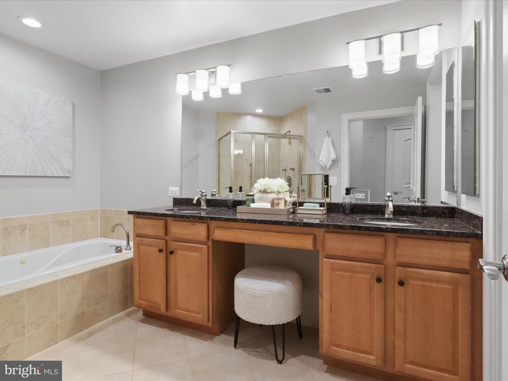 1781 CHAIN BRIDGE ROAD Unit: 303