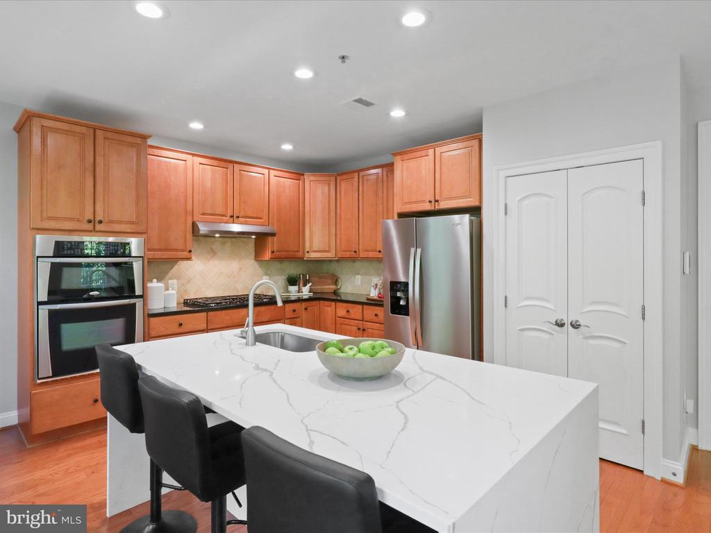 1781 CHAIN BRIDGE ROAD Unit: 303