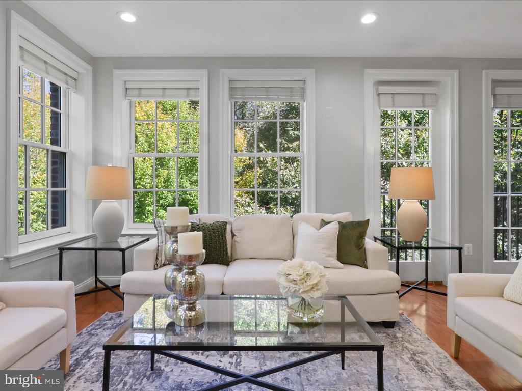 1781 CHAIN BRIDGE ROAD Unit: 303