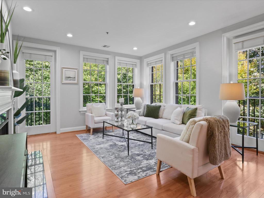 1781 CHAIN BRIDGE ROAD Unit: 303