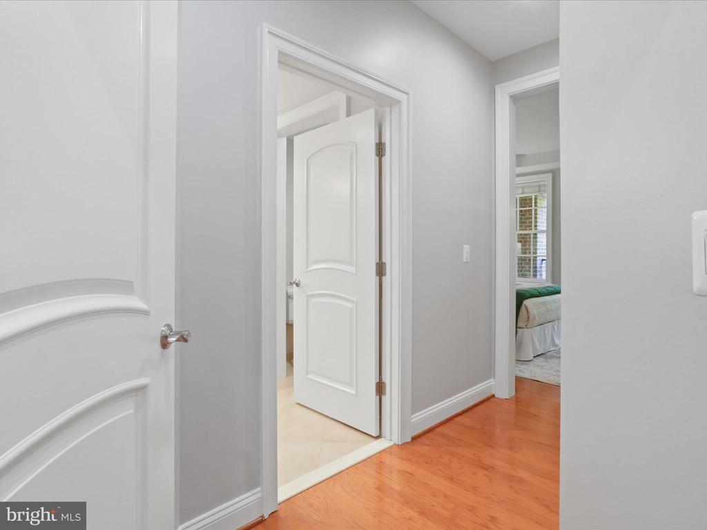 1781 CHAIN BRIDGE ROAD Unit: 303