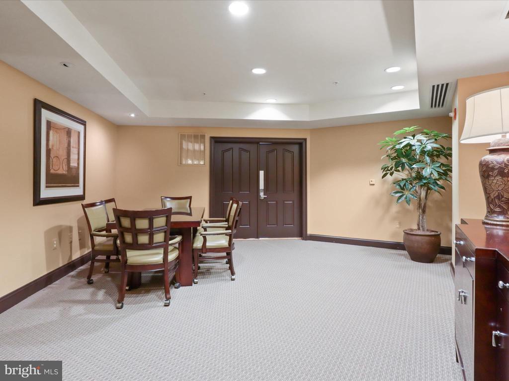 1781 CHAIN BRIDGE ROAD Unit: 303