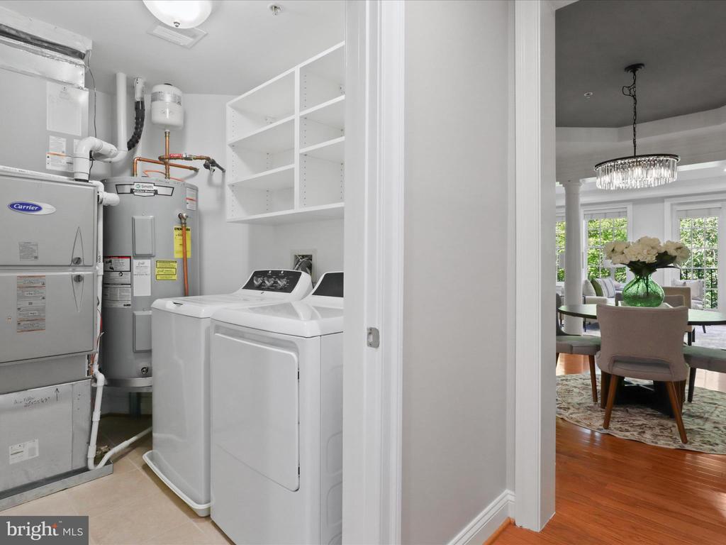 1781 CHAIN BRIDGE ROAD Unit: 303
