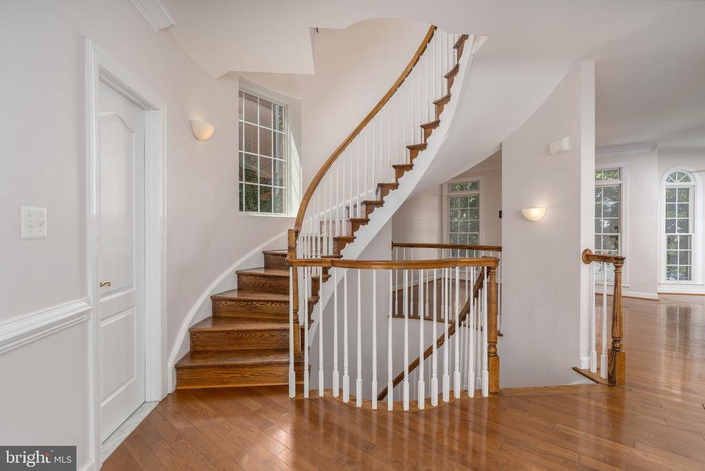 7748 LEGERE COURT