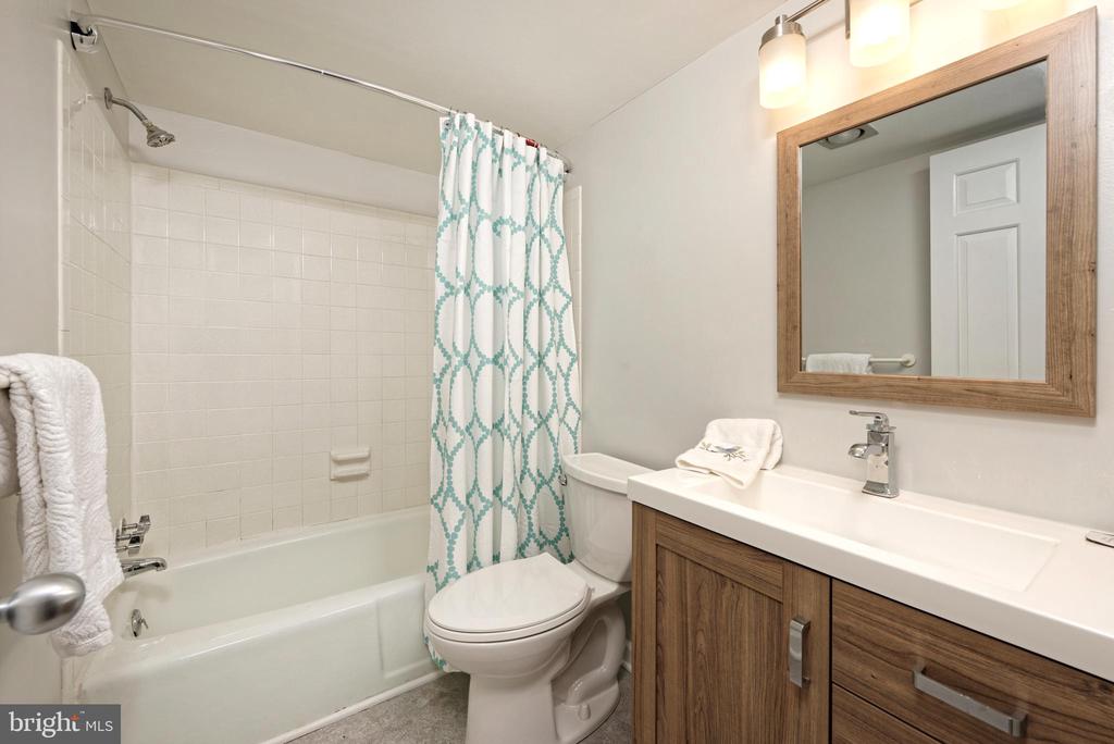 7640 TREMAYNE Unit: 202