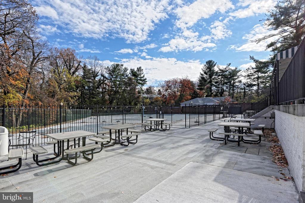 7640 TREMAYNE Unit: 202