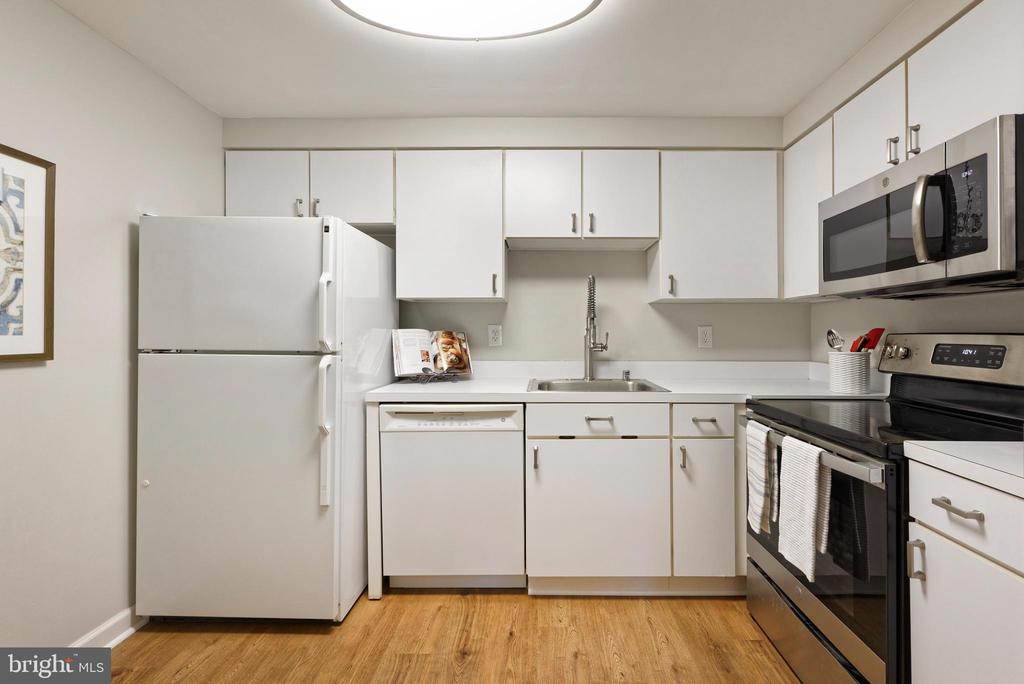 7640 TREMAYNE Unit: 202