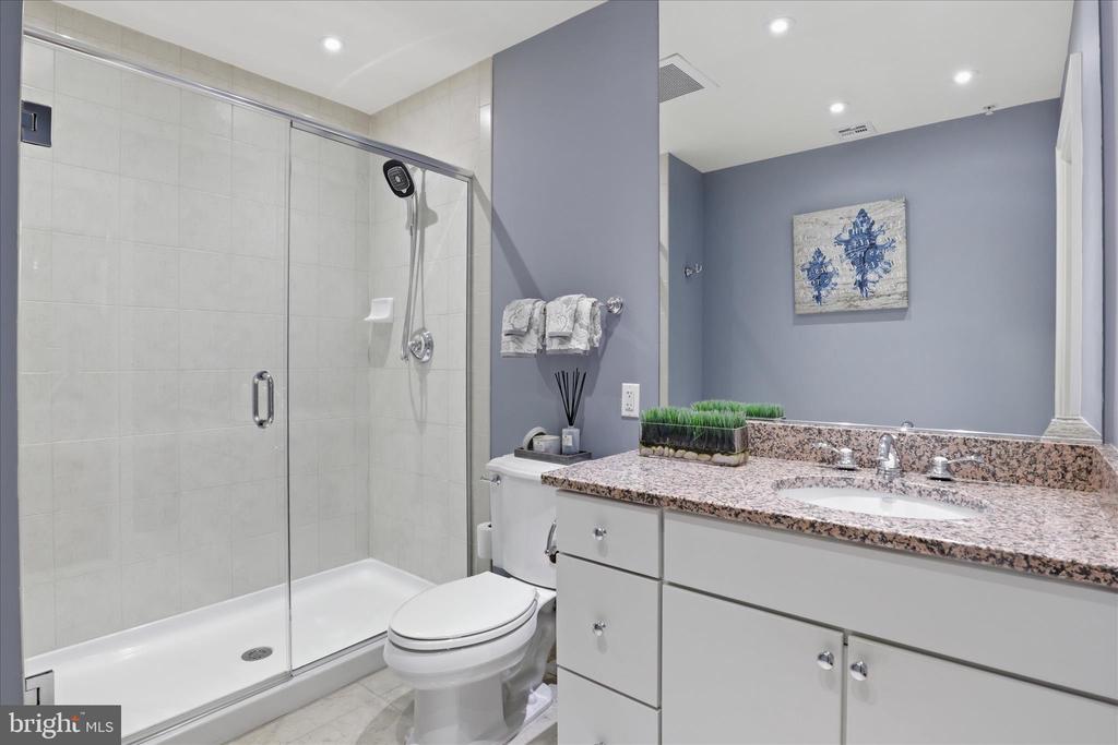 1450 EMERSON AVENUE Unit: G05