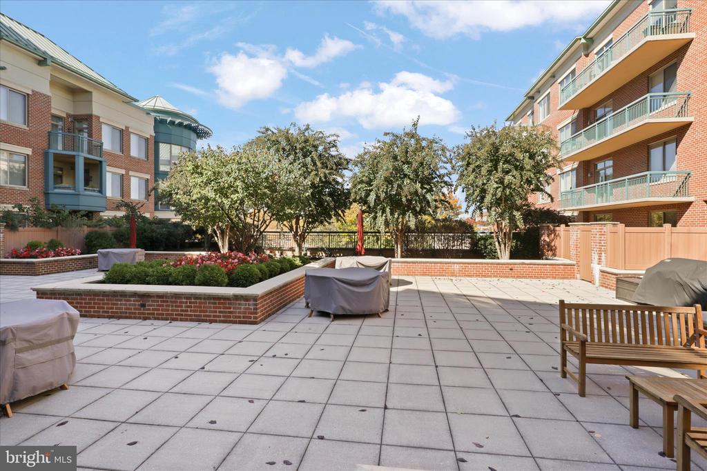 1450 EMERSON AVENUE Unit: G05