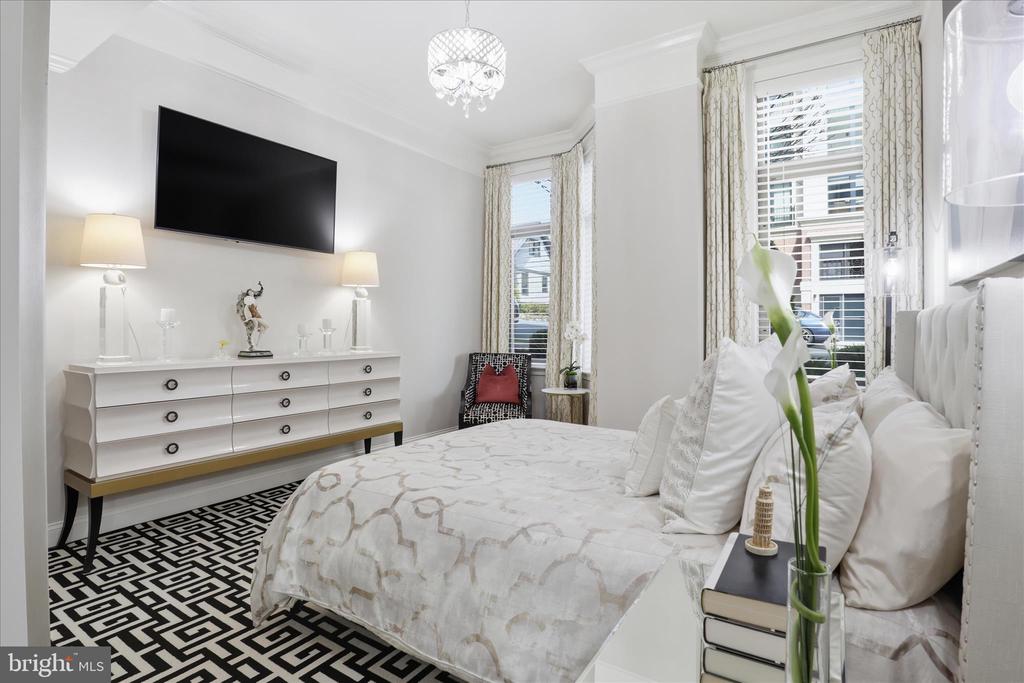 1450 EMERSON AVENUE Unit: G05