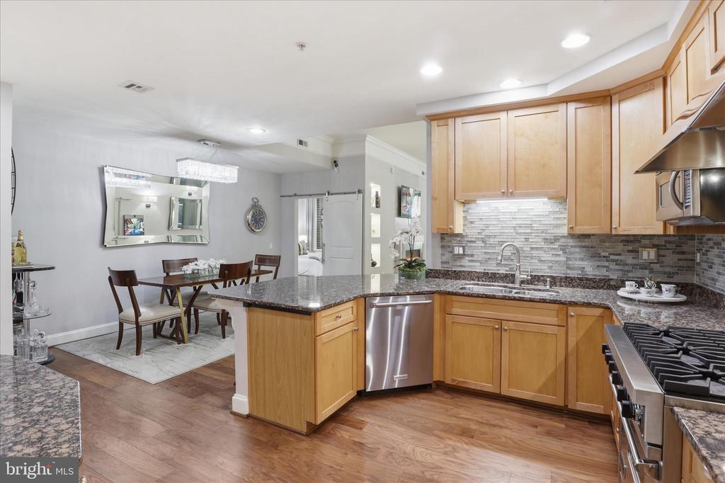 1450 EMERSON AVENUE Unit: G05