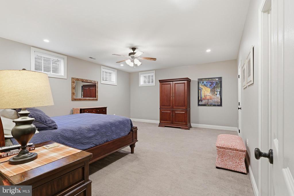 6441 GEORGETOWN PIKE