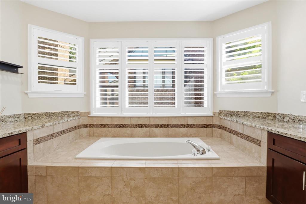 1456 HAMPTON HILL CIRCLE