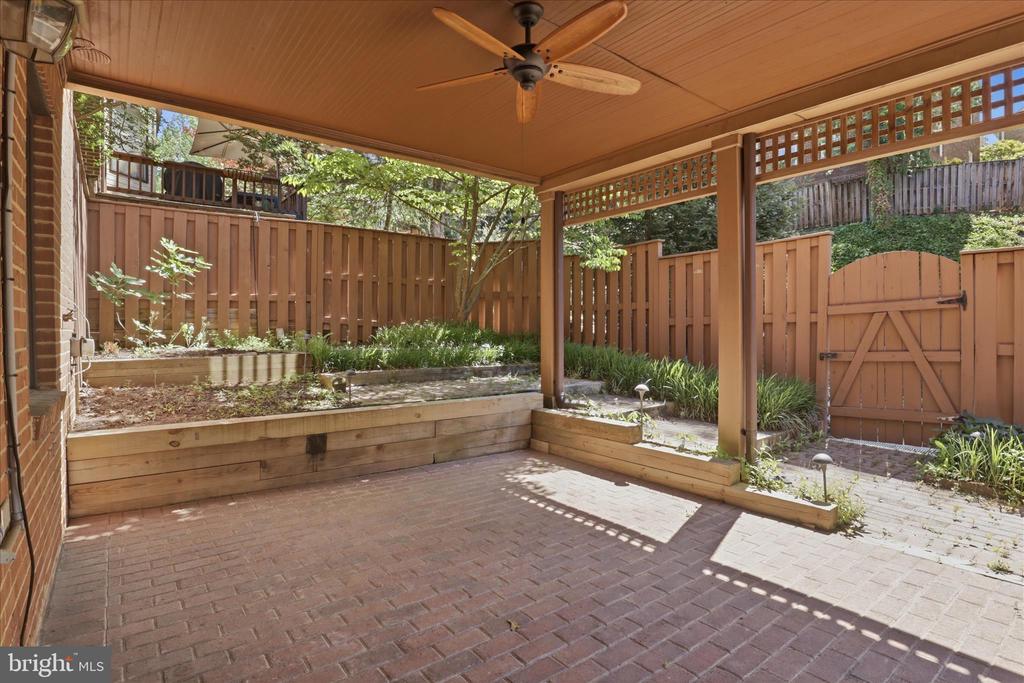 1456 HAMPTON HILL CIRCLE