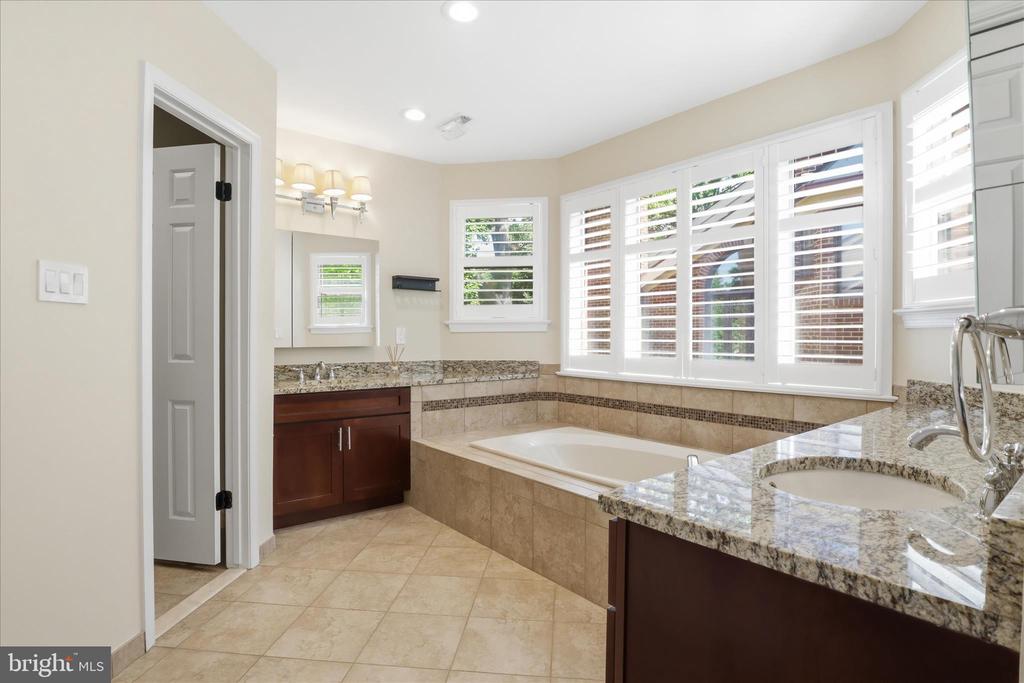 1456 HAMPTON HILL CIRCLE