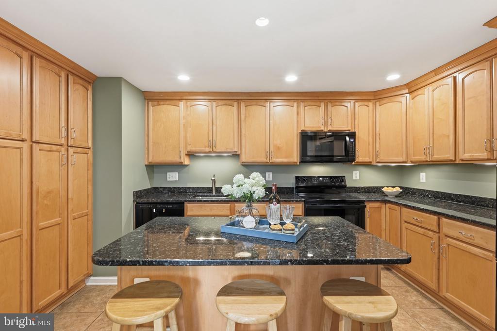 2007 HOPEWOOD DRIVE