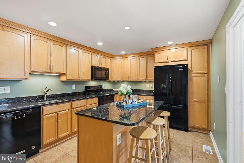 2007 HOPEWOOD DRIVE