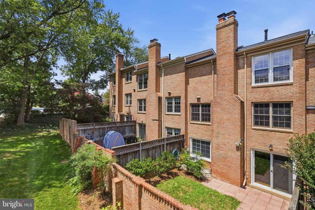 2007 HOPEWOOD DRIVE