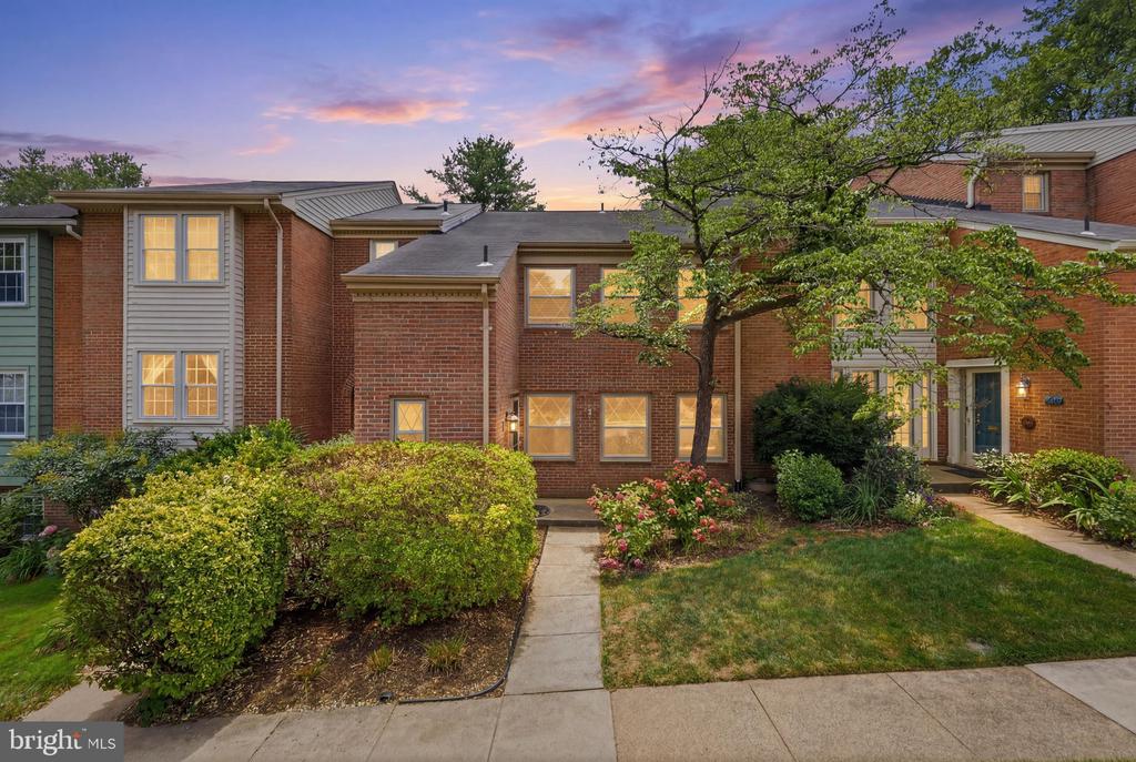 2007 HOPEWOOD DRIVE
