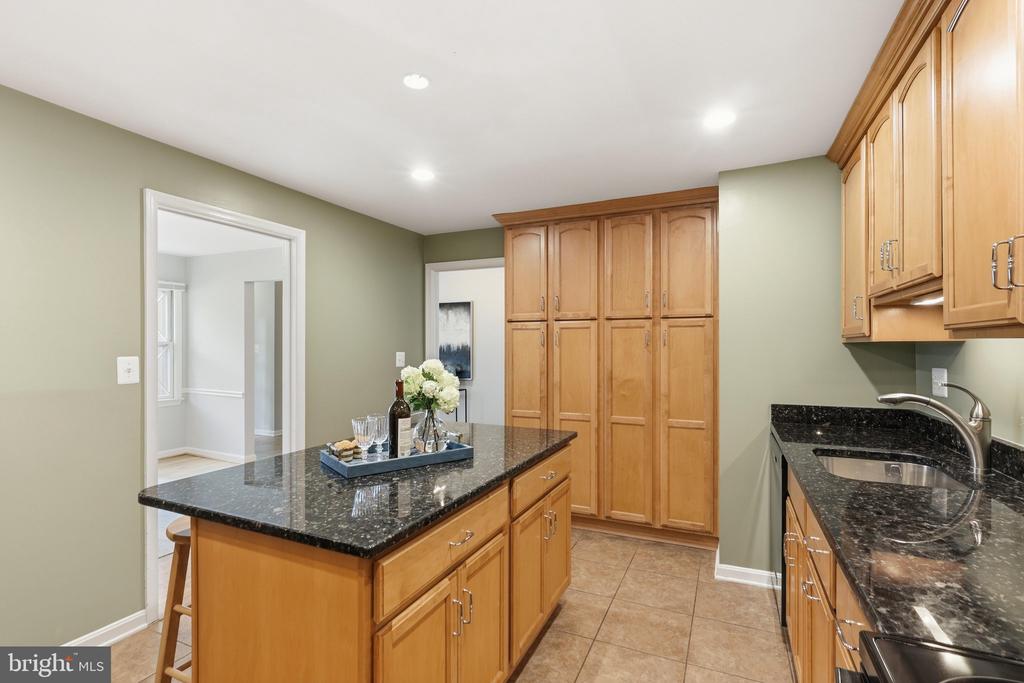 2007 HOPEWOOD DRIVE