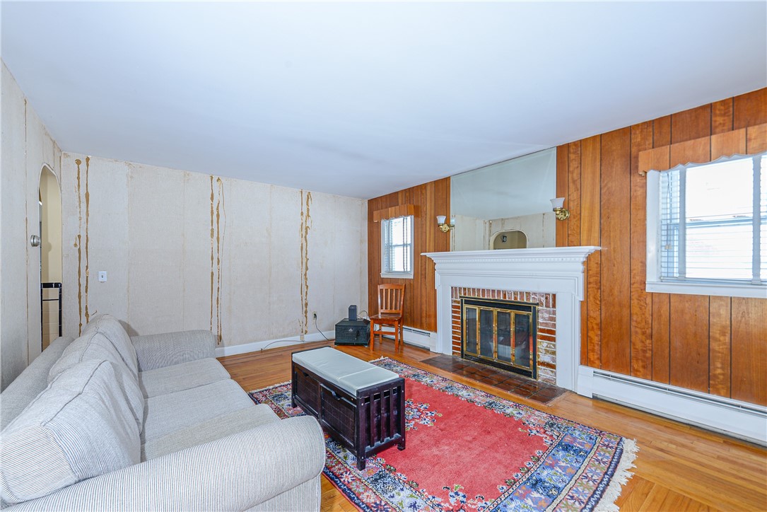 77 Gardiner Avenue