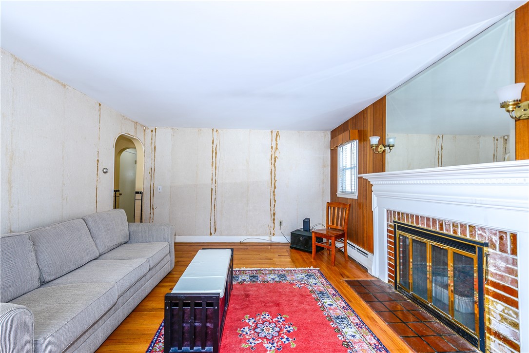 77 Gardiner Avenue