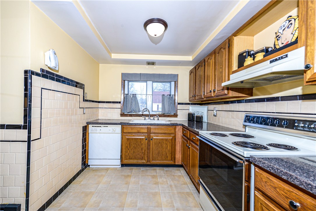 77 Gardiner Avenue