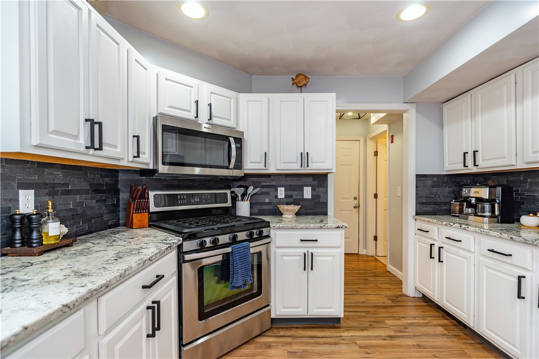 195 Oakland Beach Avenue