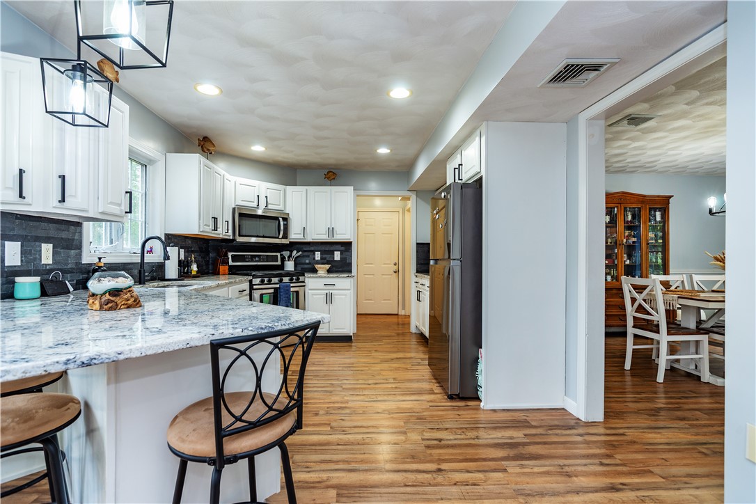 195 Oakland Beach Avenue