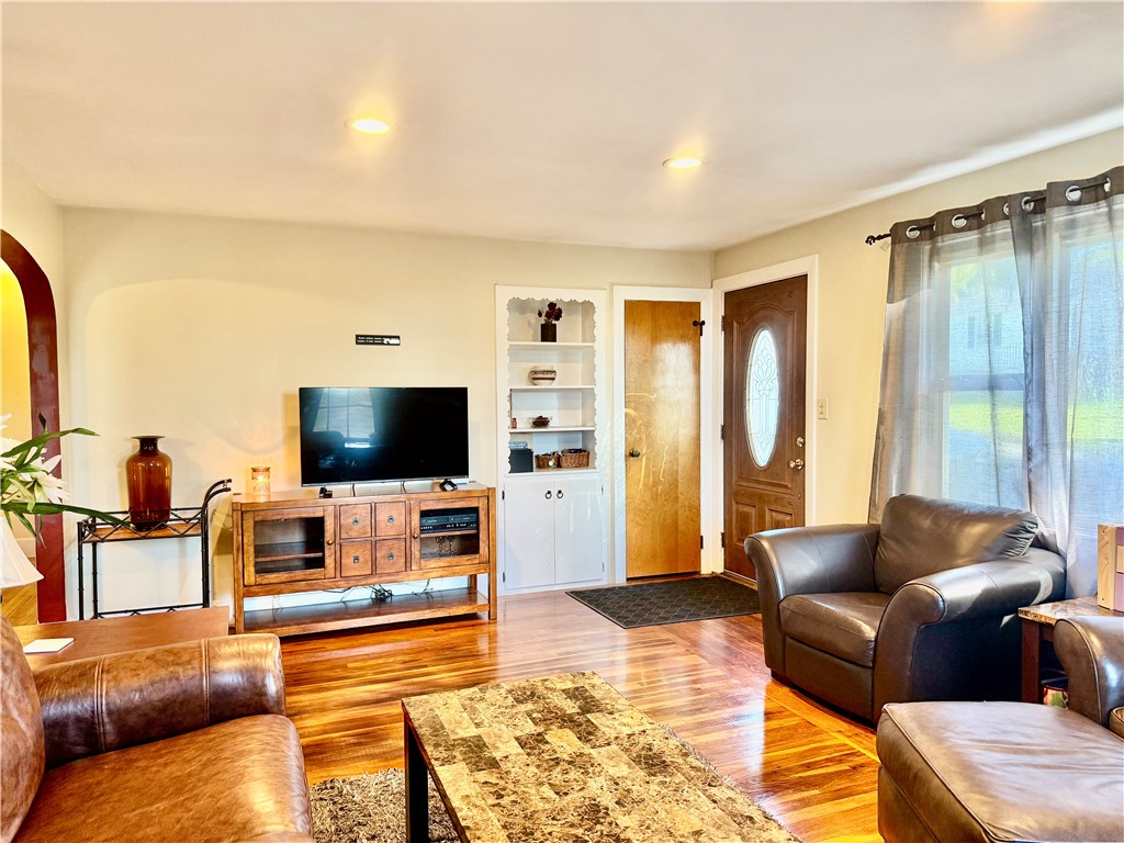 52 Grinnell Avenue