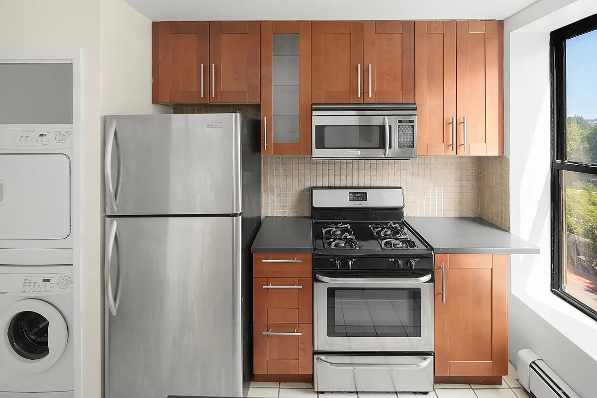 317 W 95TH Street D5