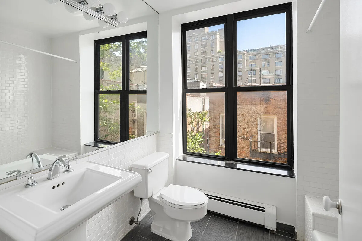 317 W 95TH Street D5