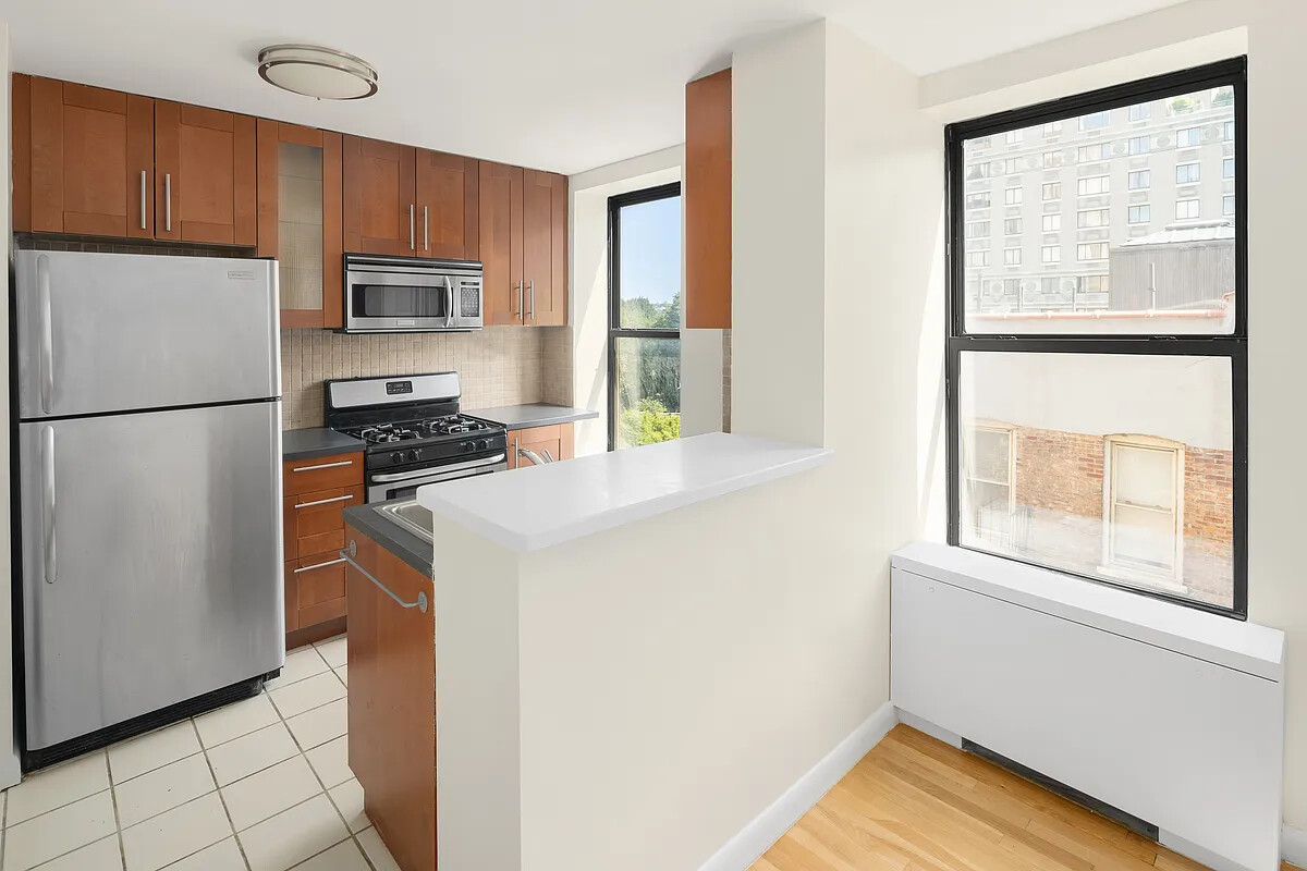 317 W 95TH Street D5