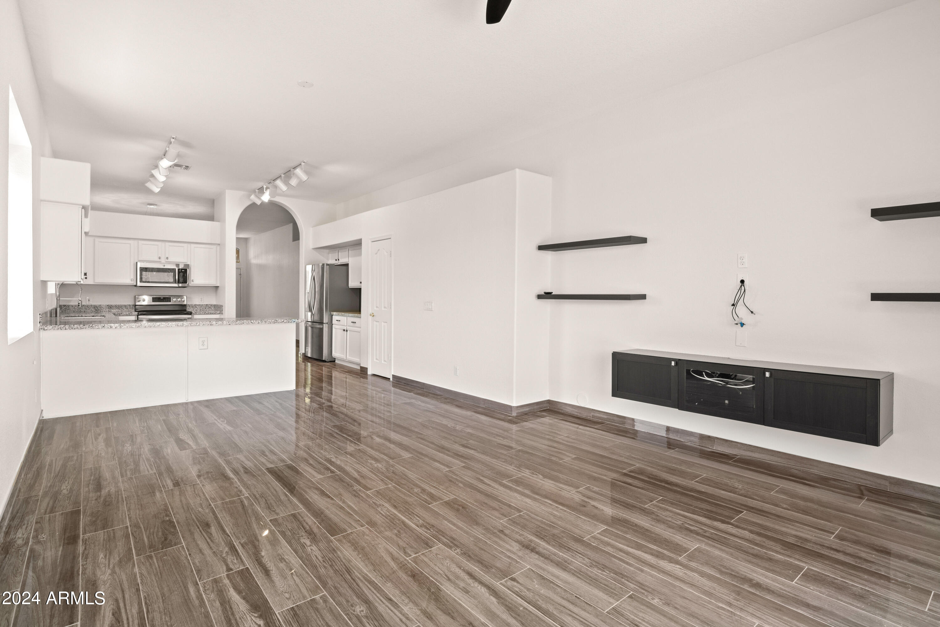4247 E TETHER Trail