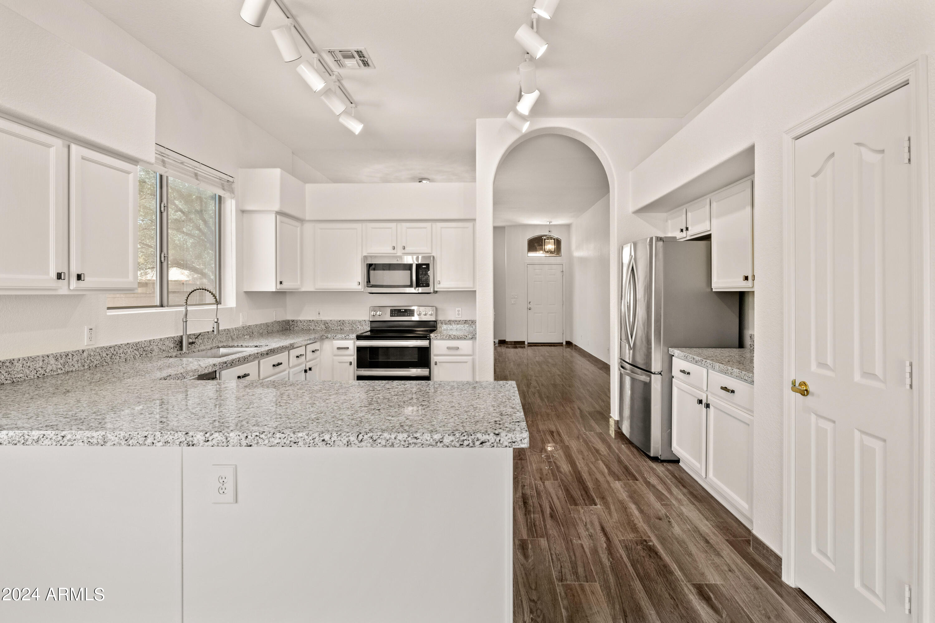 4247 E TETHER Trail