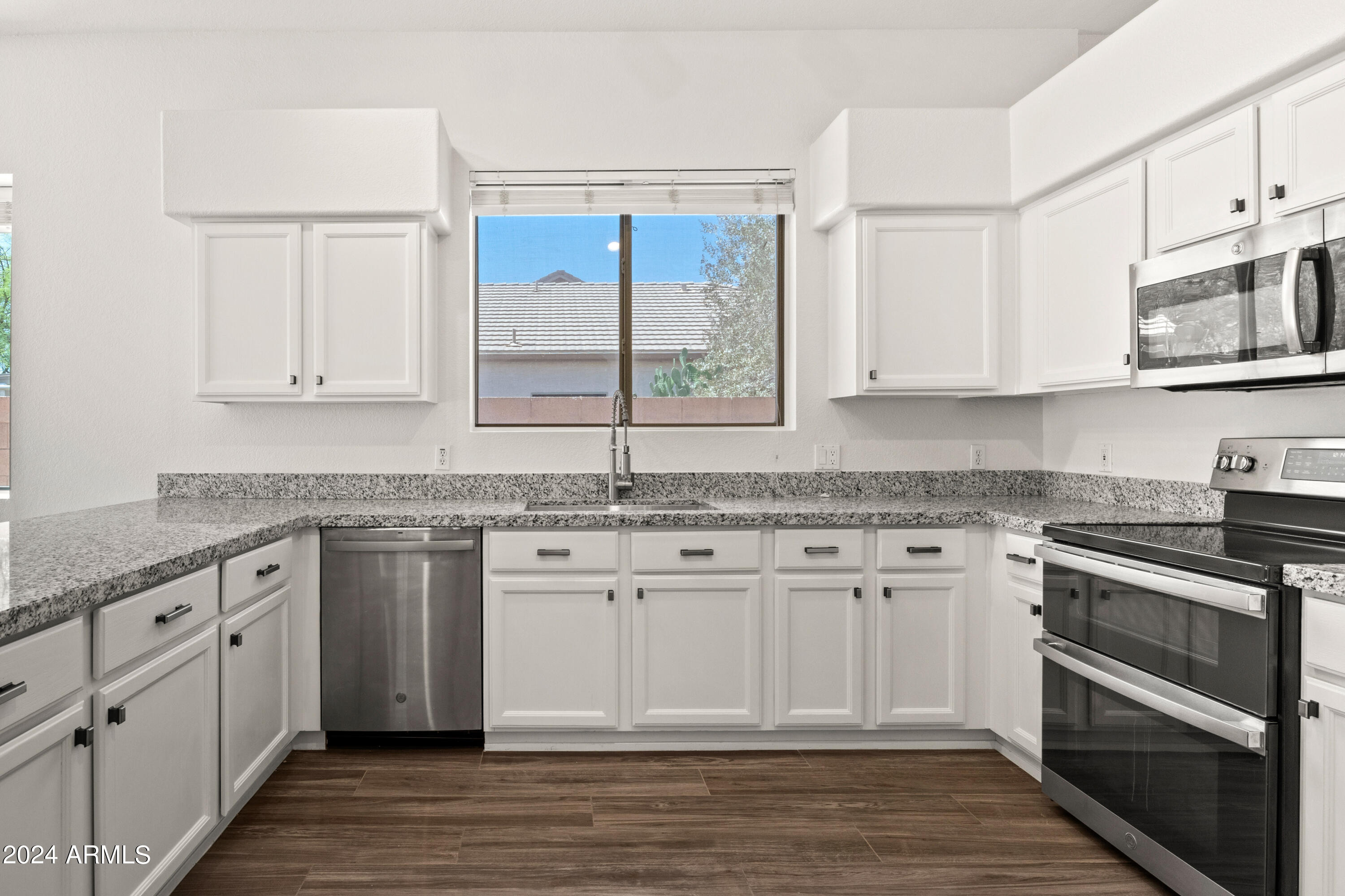 4247 E TETHER Trail